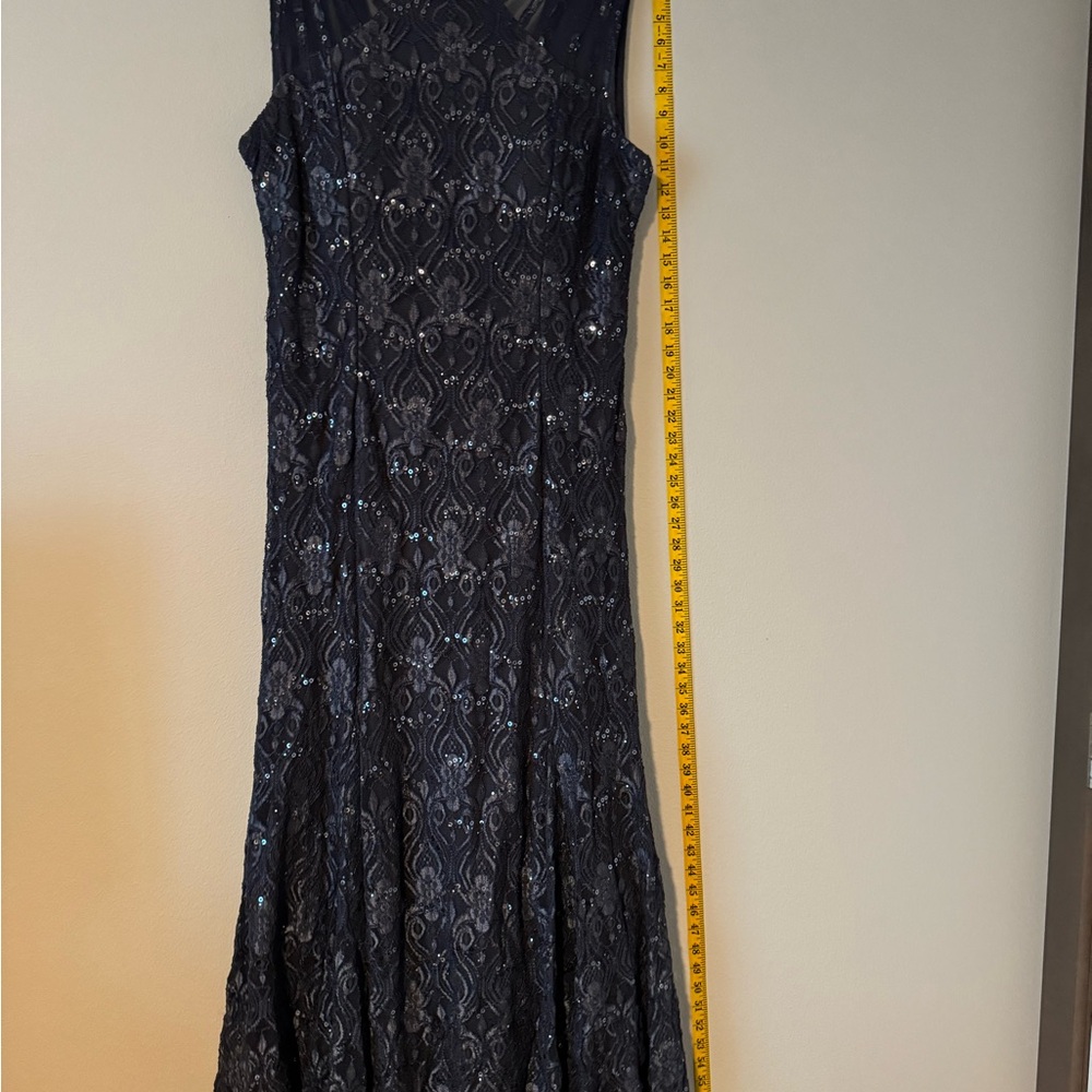 Elegant Black Lace Evening Dress